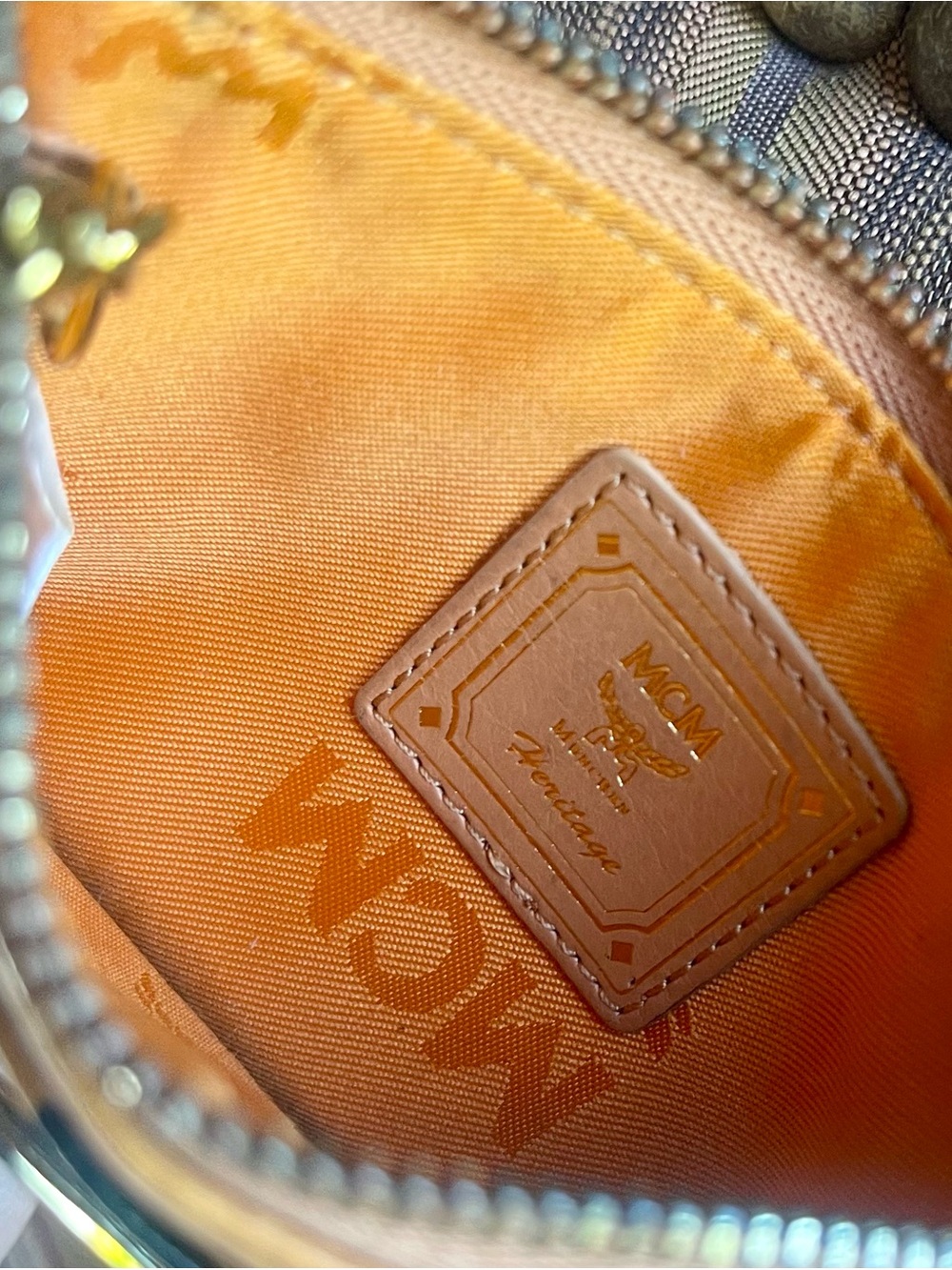 VGC MCM BROWN COGNAC LEATHER CARDHOLDER ZIP POUCH GOLD KEY RING CLASSIC MCM HDW - Picture 12 of 12